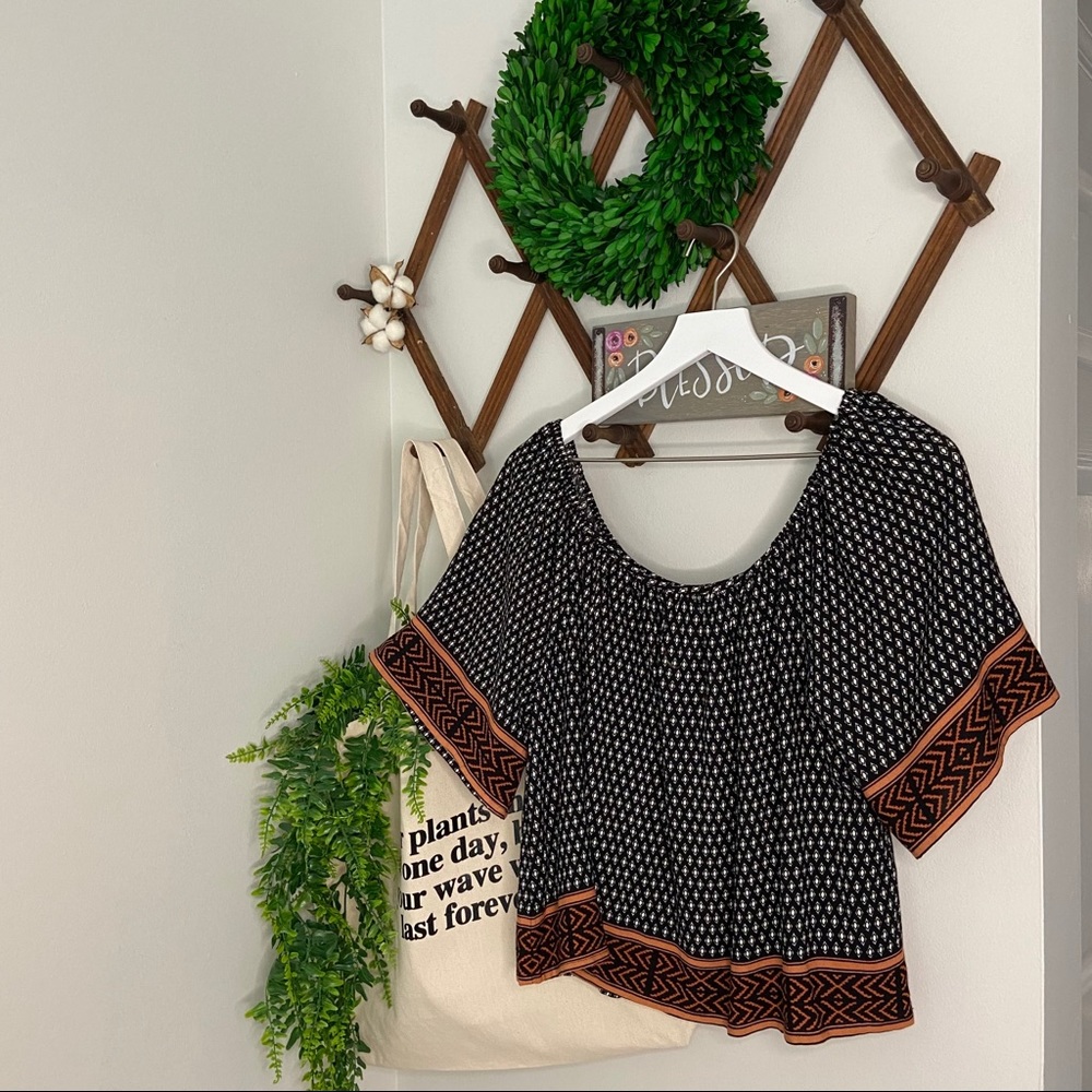 Forever 21 Off the Shoulder Blouse Medium